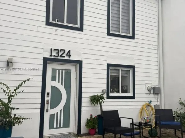 1324 W 71st St, Hialeah, FL 33014