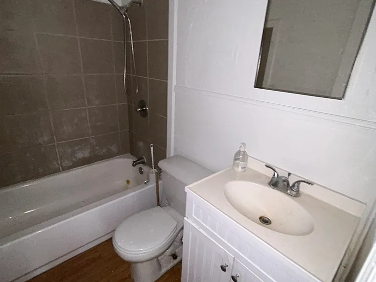 722 Saint Paul Dr — Photo 10
