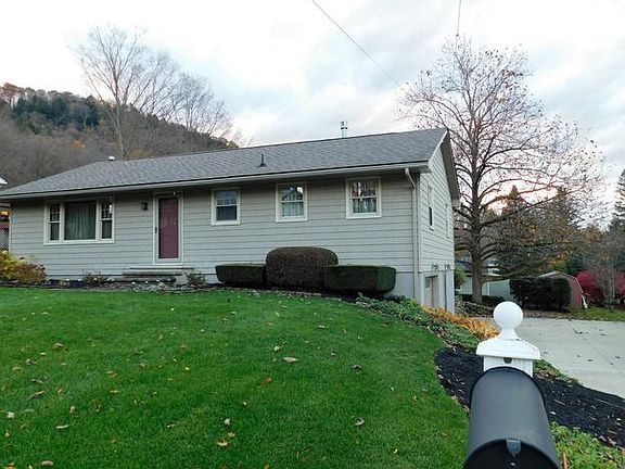 2nd image of 78 Arlington Dr