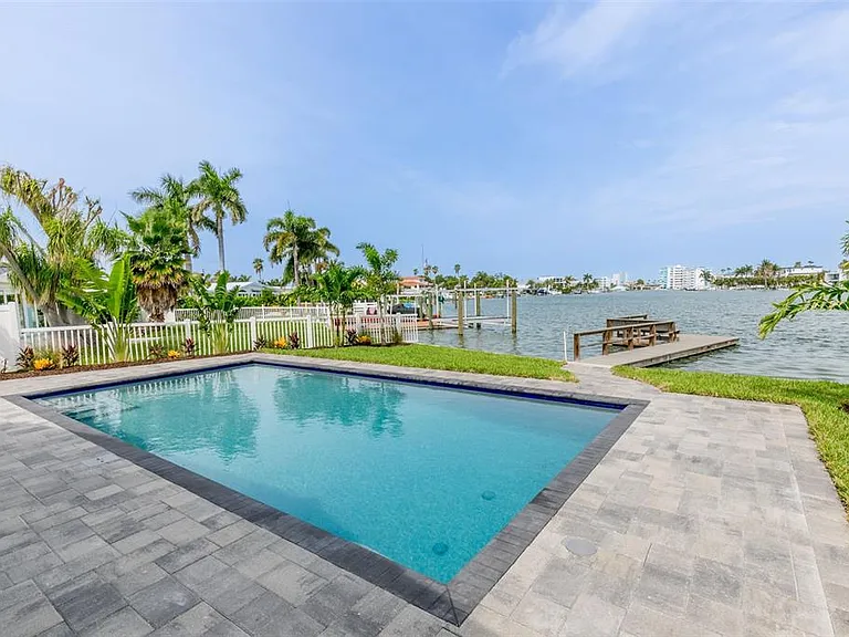 10350 Paradise Blvd — Photo 33