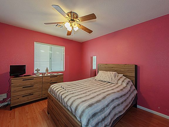 4th image of 5221 Evergreen Meadow Ave