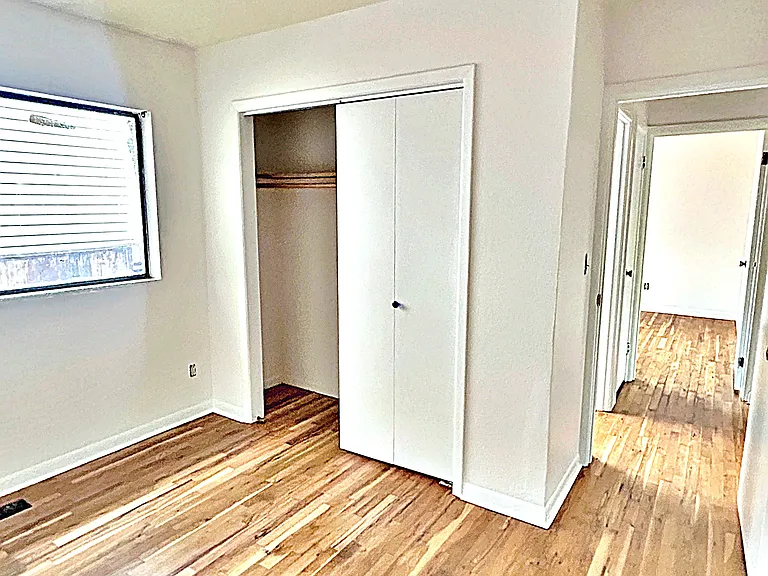 13942 SE Division St — Photo 26