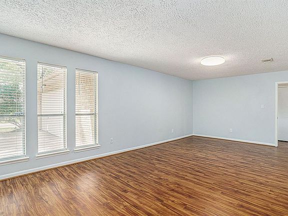 4th image of 15907 Brookvilla Dr