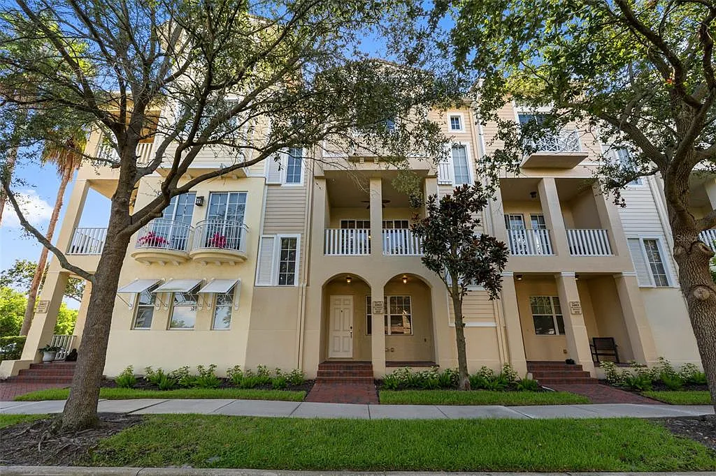 3 bed, 2.5 bath, 1884 sqft, $4,550 — Photo 1