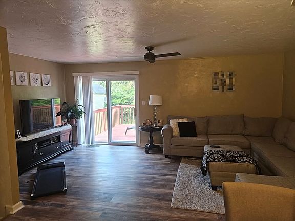 5th image of 17 Wallace Rd #17
