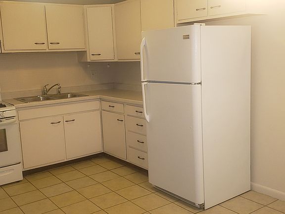 4th image of 1253 Fairwood Ct Unit 2