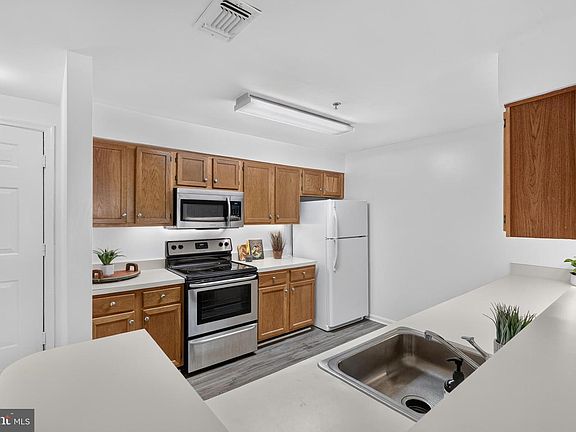 2nd image of 1100 Quaker Hill Dr APT 326