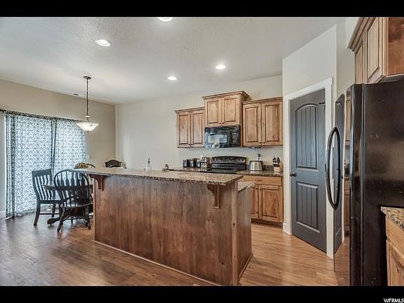 4th image of 1261 N Silver Crest Dr