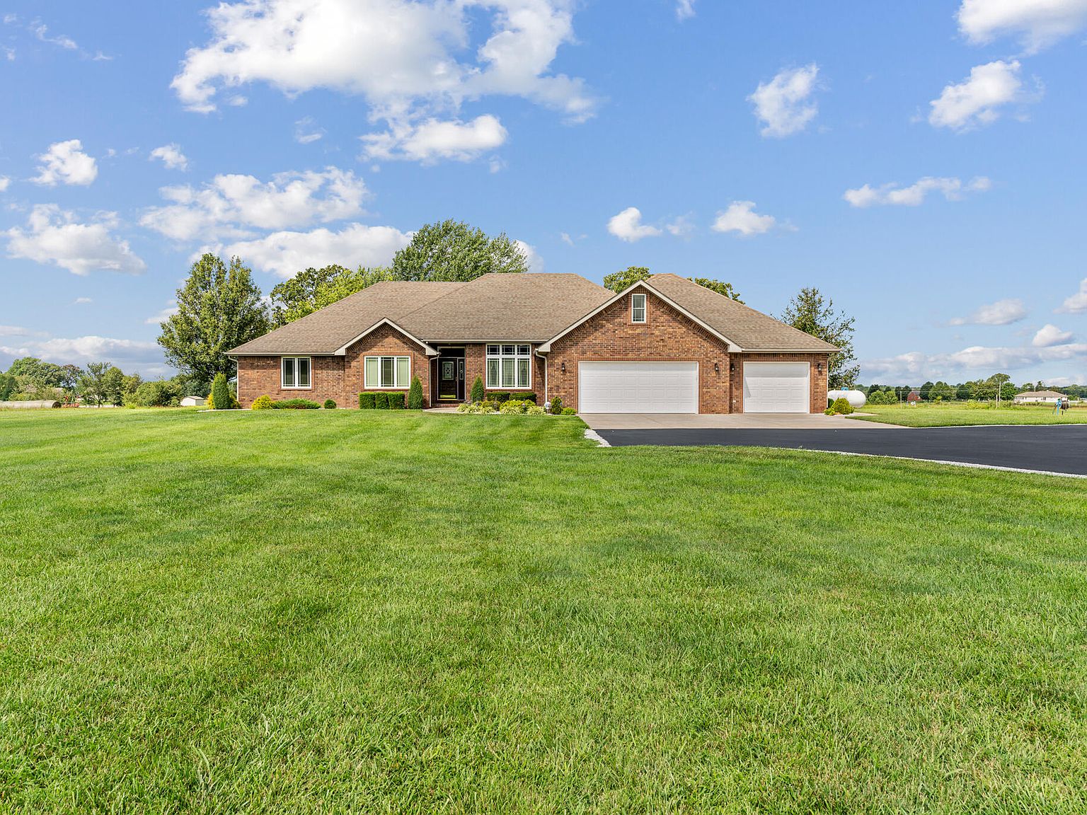 211 Gloriosa Lane, Sparta, MO 65753 Zillow