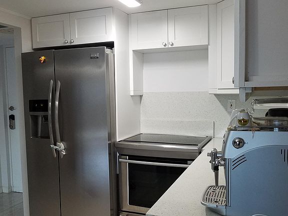 4th image of 17570 Atlantic Blvd