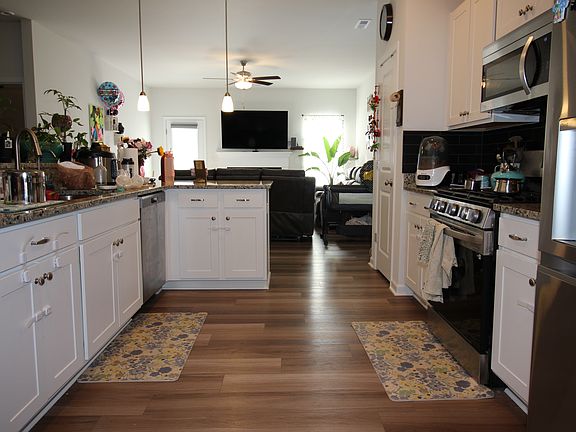5th image of 3941 Angel Hill Ln
