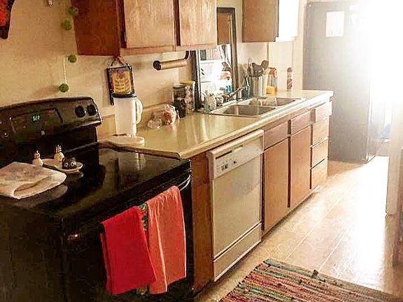 4th image of 404 18th St E