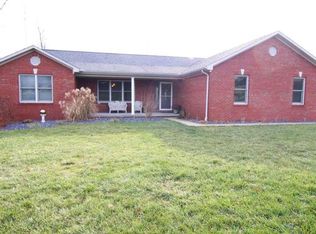 4907 S Deer Trl, Huntingburg, IN 47542