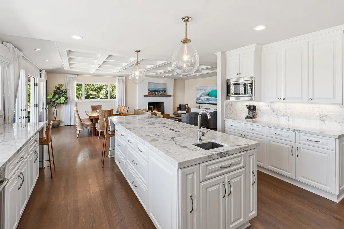 1141 Muirlands Vista Way — Photo 2