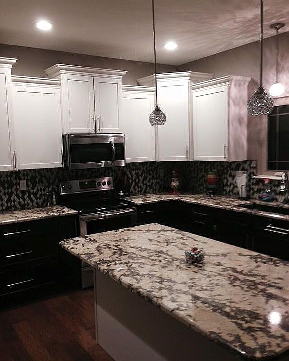 2nd image of 136 Oakshire Dr W
