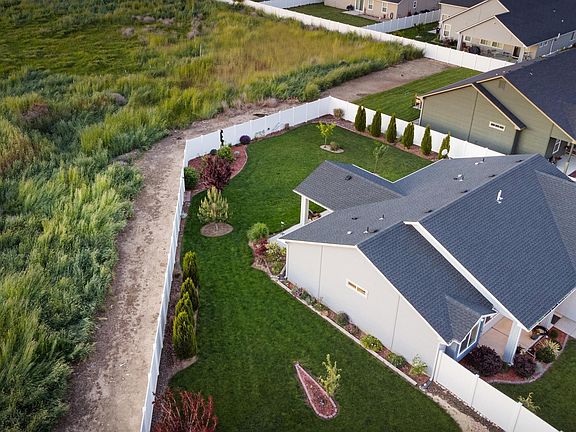 5th image of 4014 Queen Anne Dr