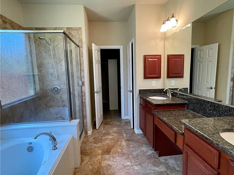1807 Harvest Bend Ln — Photo 10