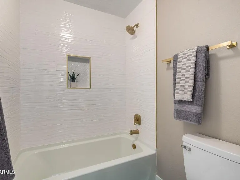 1628 E Hermosa Dr — Photo 14