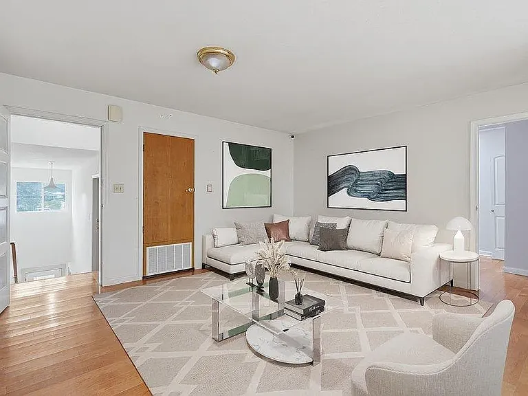 565 Crespi Dr — Photo 7