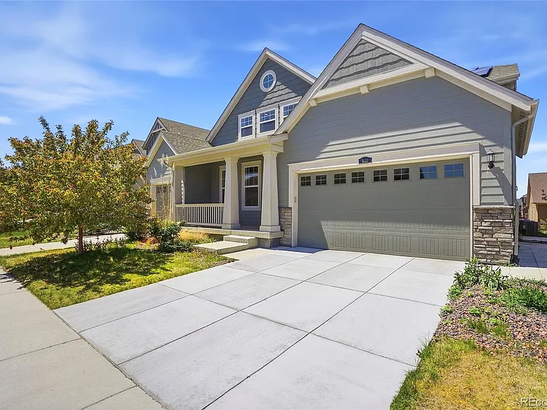 901 Sandstone Cir — Photo 1