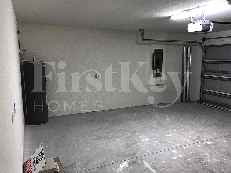 1731 NW 14th St — Photo 14