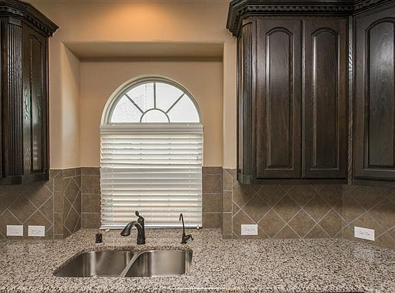 2nd image of 501 San Ysidro Trl