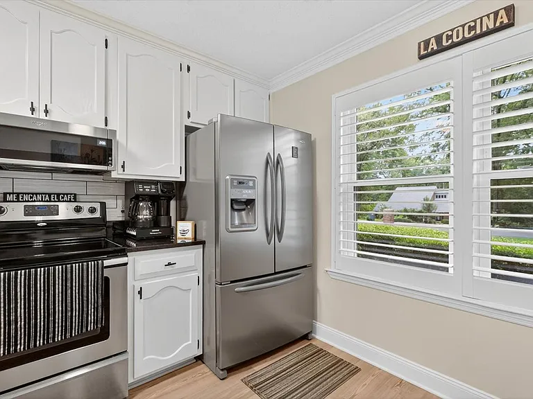 3520 Clifden Dr — Photo 54