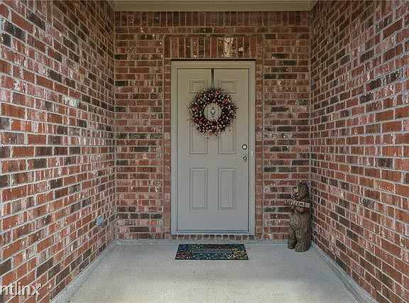 4th image of 542 Diamond Creek Dr