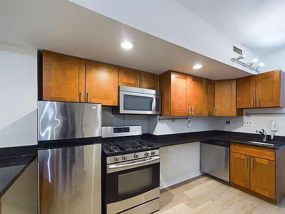 2nd image of 38 S 3rd St APT 3