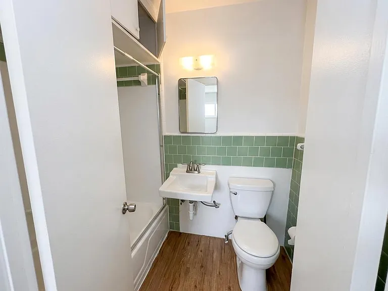 1109 8th St #7 — Photo 8