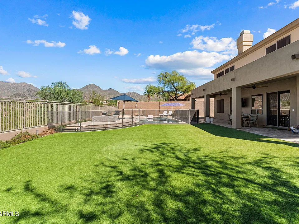 10760 E Raintree Dr