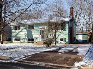 10 Nightingale Dr, Halifax, NS B3M 1V3