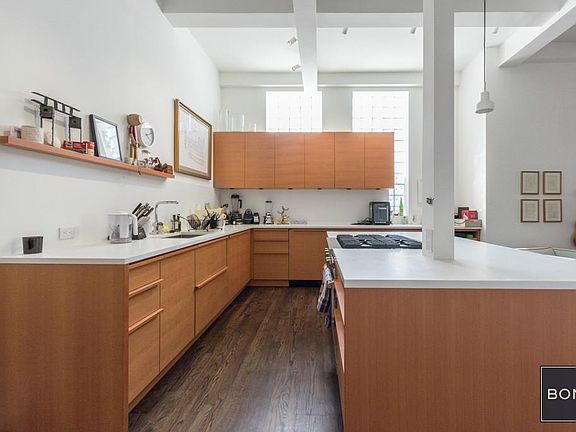 4th image of 114-116 E 13th St #8C