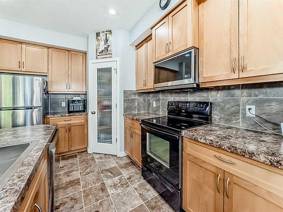 3rd image of 413 S River Ave #206