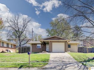 8769 Templeton Dr, Omaha, NE 68134