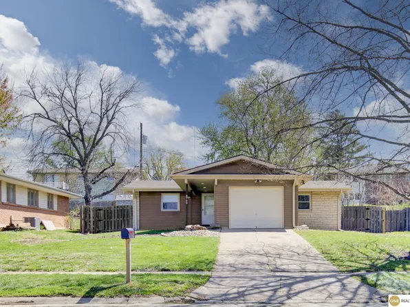 8769 Templeton Dr, Omaha, NE 68134