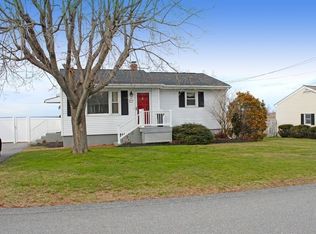 223 Mail Coach Rd, Portsmouth, RI 02871