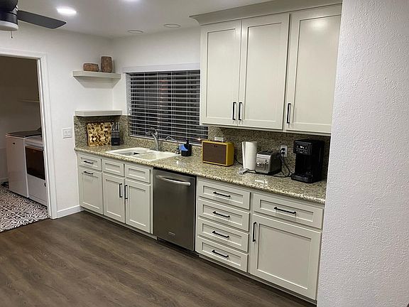 5th image of 2490 Jamaica Blvd S