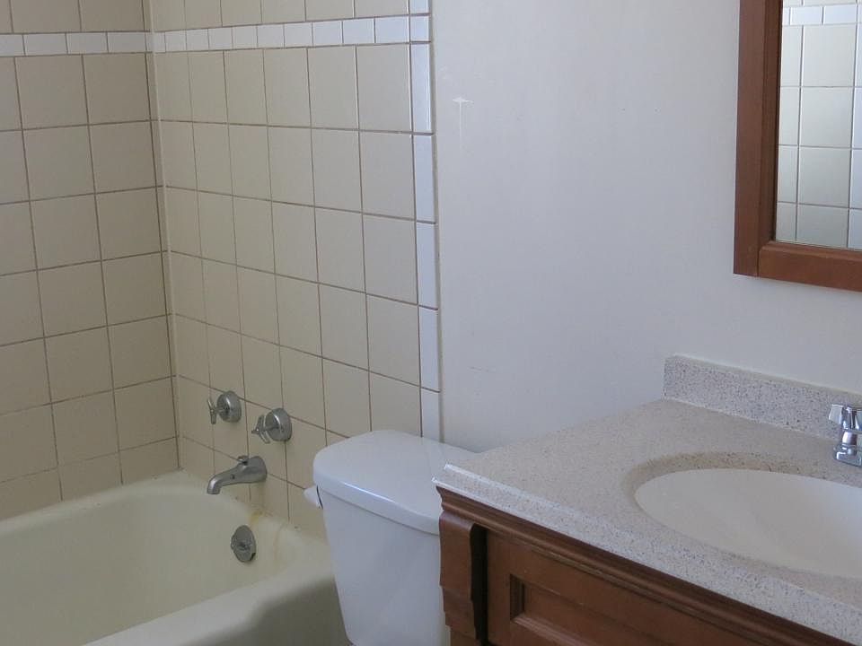 1st image of 414 E 200th St