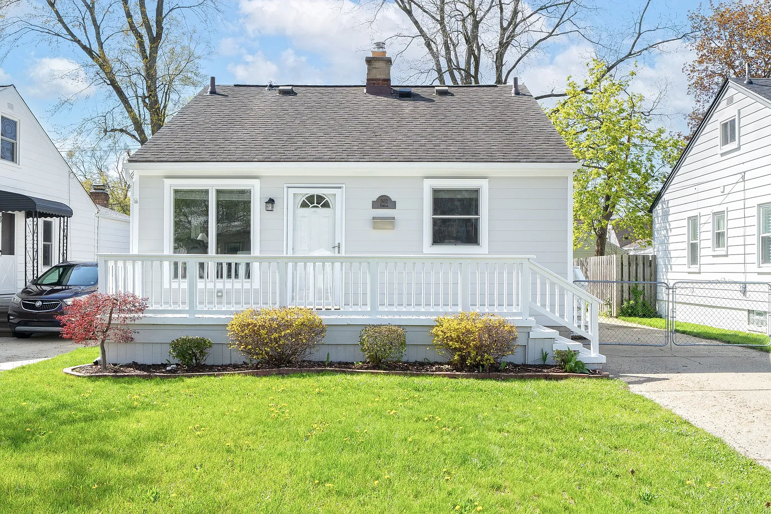 902 Donald Ave photo 1