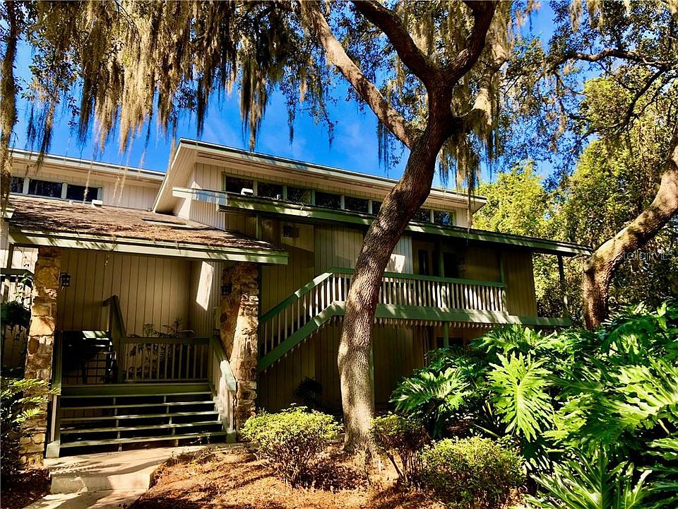 1st image of 3033 Camelot Dr #303