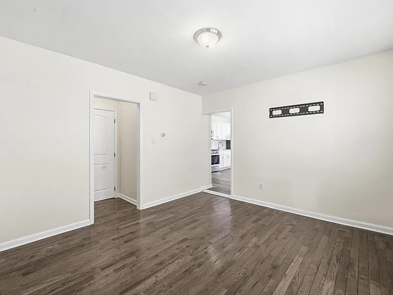 321 Lembeck Ave #1 — Photo 6