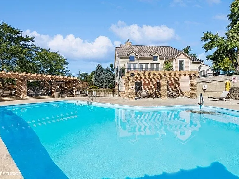 Sparkling Swimming Pool!