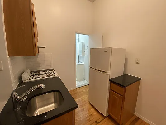 Rented by GreenVill Real Estate LLC | media 16