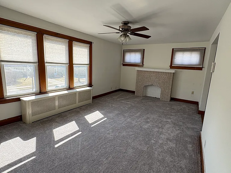 110 Knox Ave #2 — Photo 2