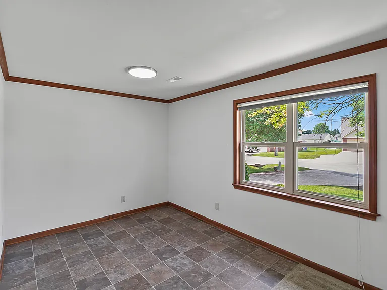 1405 Wilshire Cir — Photo 5