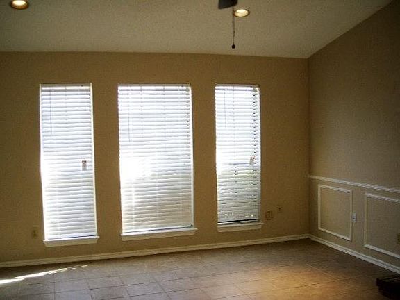 4th image of 1505 Panola Dr