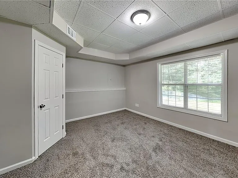 5333 Highpoint Rd — Photo 14