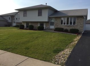 7001 Applegate Dr, Plainfield, IL