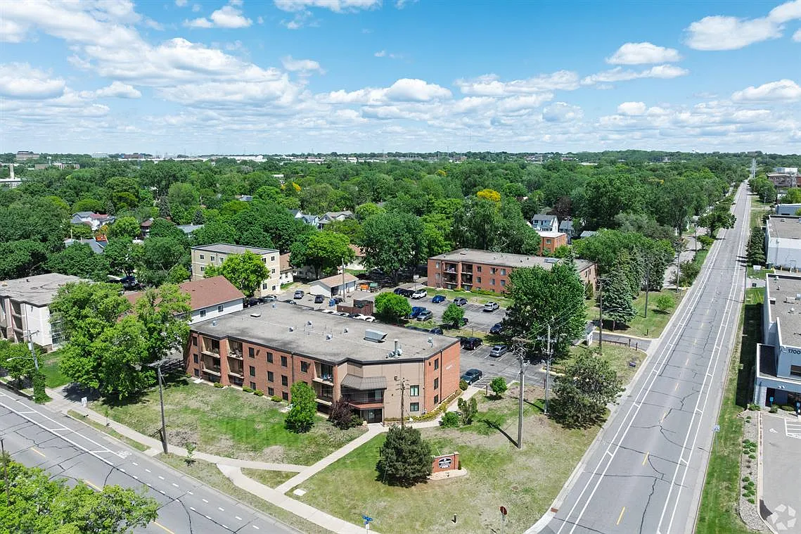 Gopher Commons 1701 — Photo 1